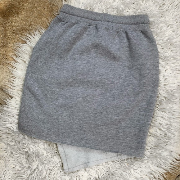 Missguided Sweatskirt - Picture 2 of 2